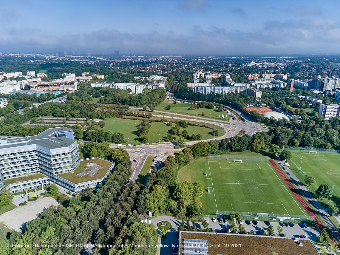 19.09.2021 - Rentenversicherung - SVN-Sportanlage, Sportanlage Perlach-Ost - Mittelschule Gerhard-Hauptmann-Ring in Neuperlach 